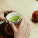 Miért nem szabad túl sok zöld teát inni: 6 azonosított mellékhatás Miért nem szabad túl sok zöld teát inni: 6 azonosított