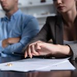 Válás a láthatáron: 2 láthatatlan jelét nevezték meg annak, hogy egy házasság szétesőben van Válás a láthatáron: 2 láthatatlan jelét nevezték meg annak, hogy